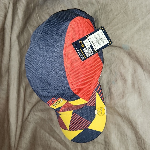 LA Sportiva Stream Cap for Running & Outdoors - Picture 2 of 5